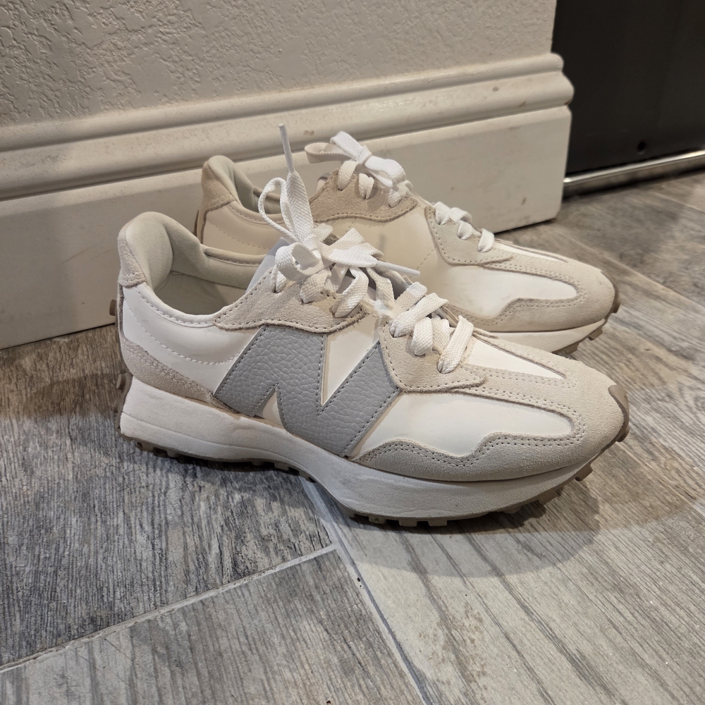New Balance Women's 327, Size 7, Sea Salt/Brighton Grey